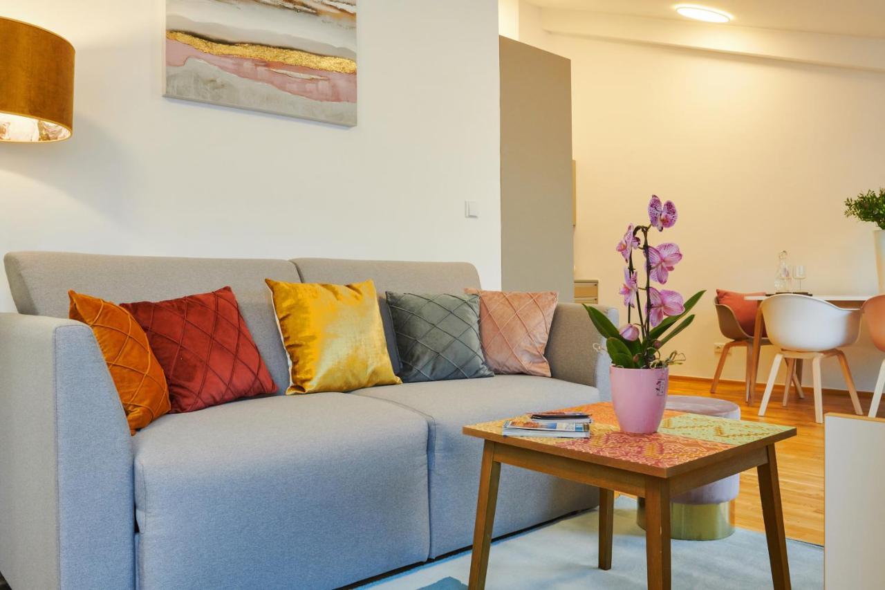 Rybna 9- Old Town Apartment
